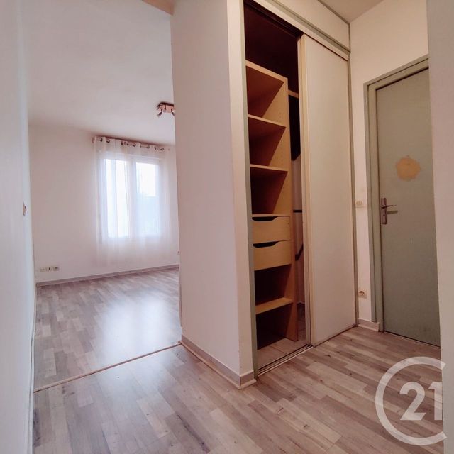Appartement F1 à vendre - 1 pièce - 33 m2 - Viry Chatillon - 91 - ILE-DE-FRANCE