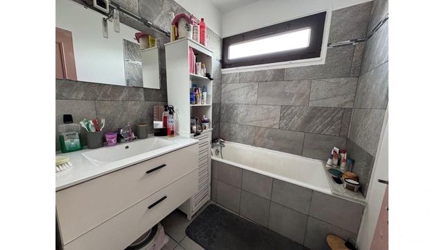 Afficher la photo en grand Appartement F4 à vendre - 4 pièces - 73,78 m2 - Viry Chatillon - 91 - ILE-DE-FRANCE