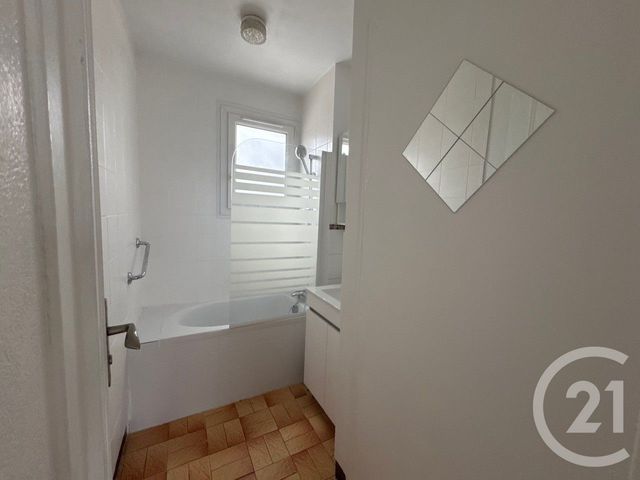 Appartement F3 à louer - 3 pièces - 46,88 m2 - Viry Chatillon - 91 - ILE-DE-FRANCE