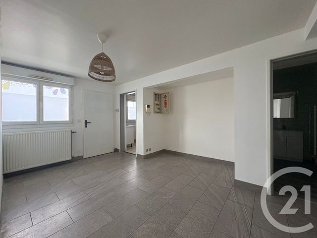 Appartement Studio &agrave; louer - 1 pi&egrave;ce - 38,28 m2 - Evry - 91 - ILE-DE-FRANCE
