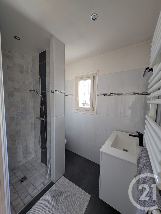 Maison &agrave; louer - 6 pi&egrave;ces - 146,99 m2 - Corbeil Essonnes - 91 - ILE-DE-FRANCE