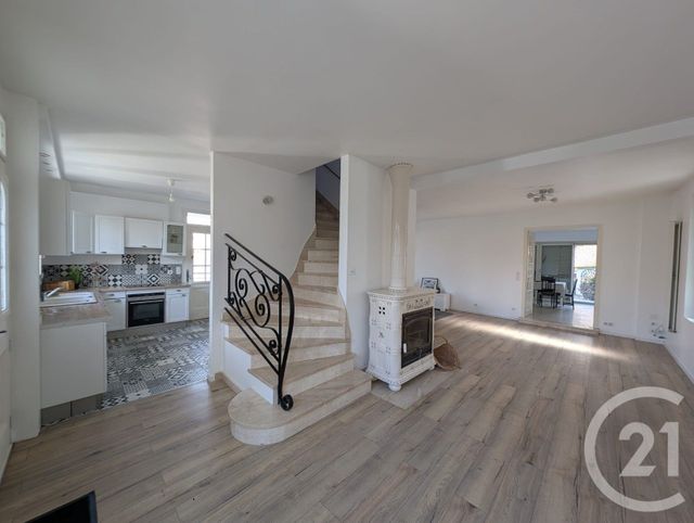 Maison &agrave; louer - 6 pi&egrave;ces - 146,99 m2 - Corbeil Essonnes - 91 - ILE-DE-FRANCE
