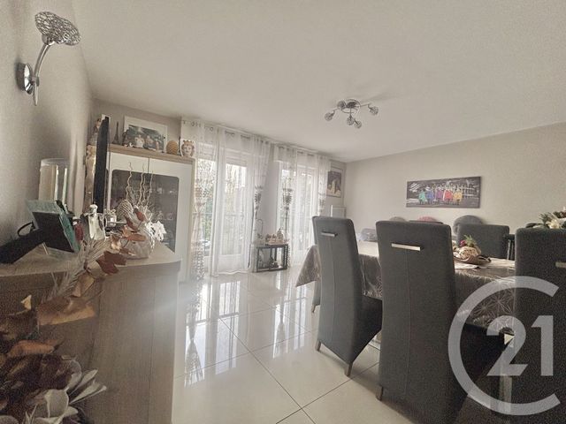 Appartement F3 à vendre - 3 pièces - 71,70 m2 - Thiais - 94 - ILE-DE-FRANCE