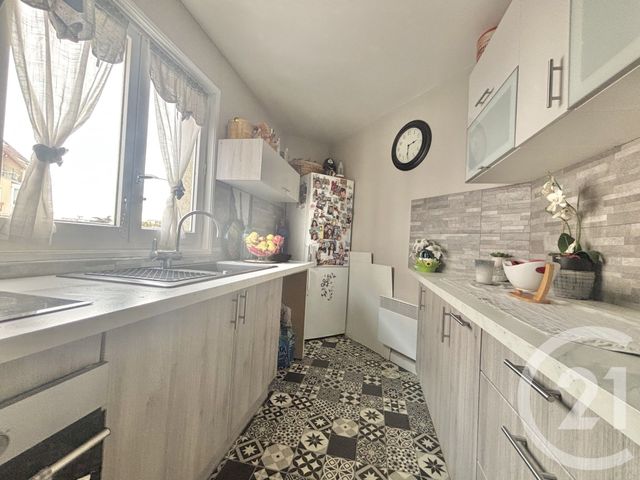 Appartement F3 à vendre - 3 pièces - 71,70 m2 - Thiais - 94 - ILE-DE-FRANCE