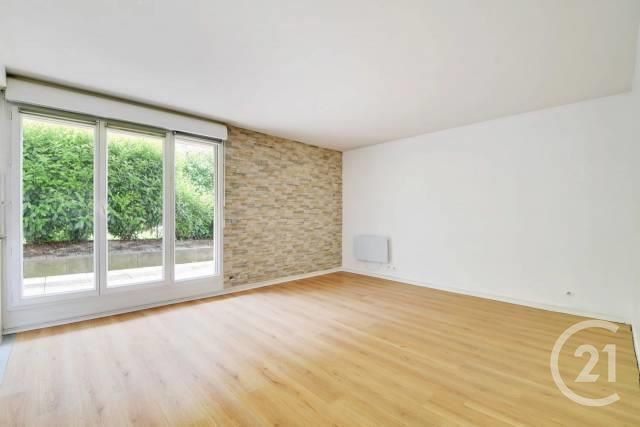 Afficher la photo en grand Appartement F4 à vendre - 4 pièces - 71,40 m2 - Massy - 91 - ILE-DE-FRANCE