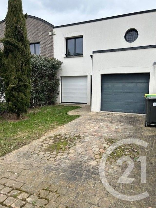 Maison à louer - 4 pièces - 91,07 m2 - Ste Genevieve Des Bois - 91 - ILE-DE-FRANCE